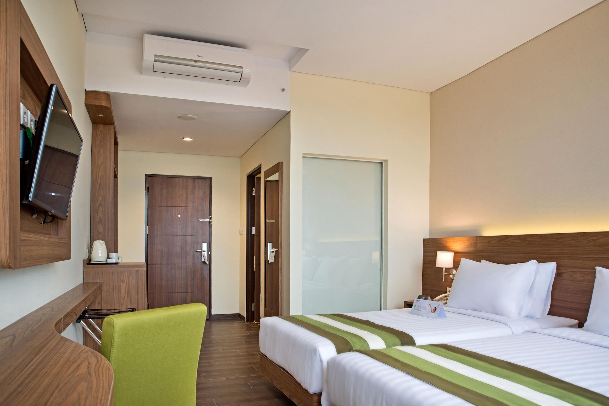 Grand Whiz Poins Simatupang Jakarta Exterior foto